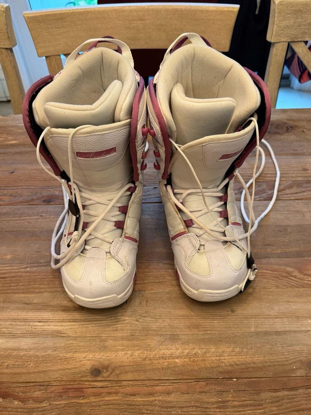Avalanche Women's Snowboard Boots White/Purple Size US 8